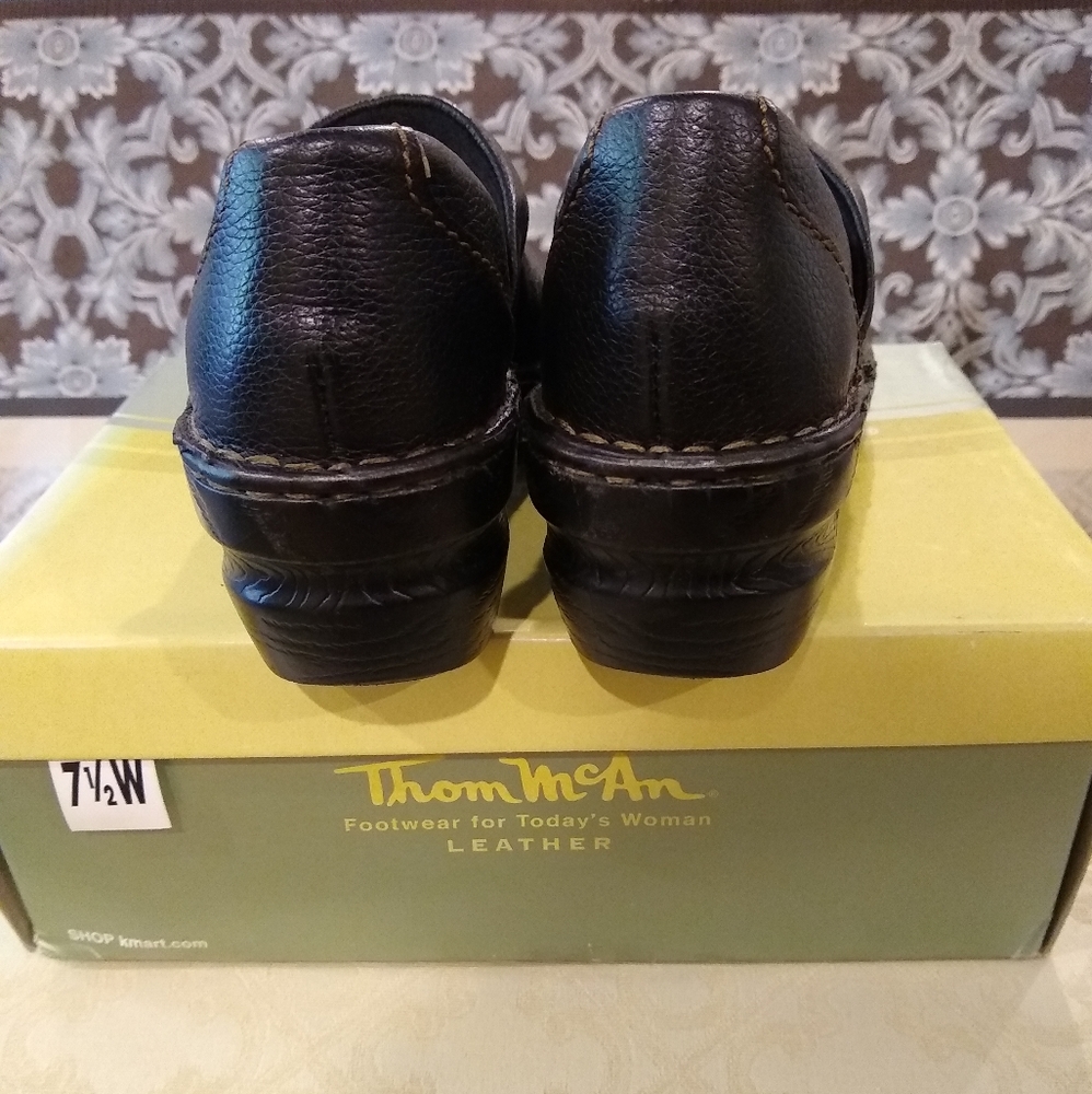 Shoes - Picture 3 of 4